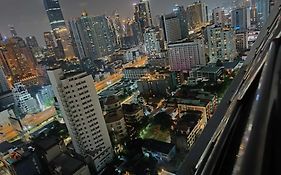 Fully Furnished Omni Tower Apartments Nana - Sukhumvit Soi 4