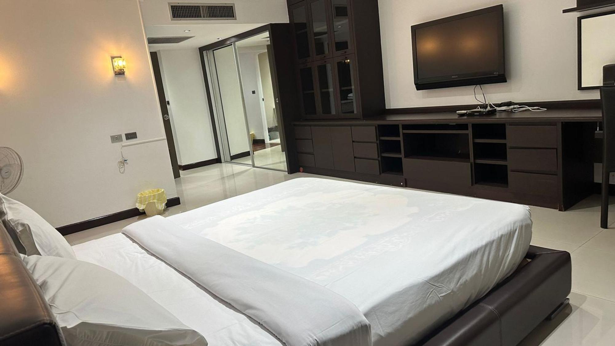 Appartement Omni Tower Sukhumvit Soi 4 Direct à Bangkok Extérieur photo