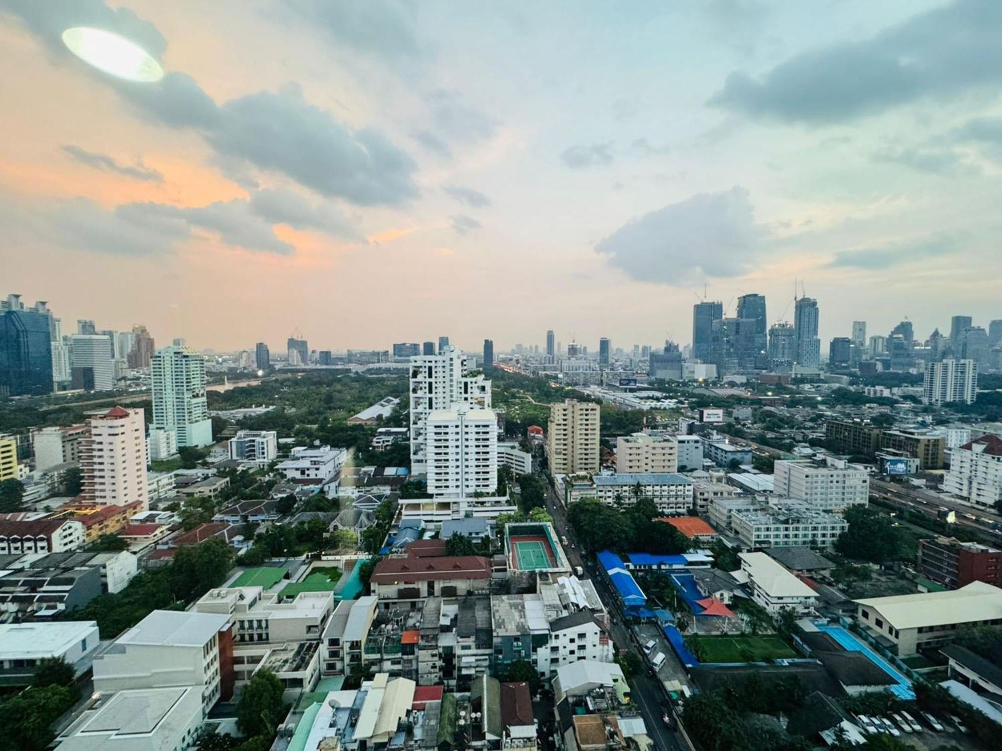Appartement Omni Tower Sukhumvit Soi 4 Direct à Bangkok Extérieur photo