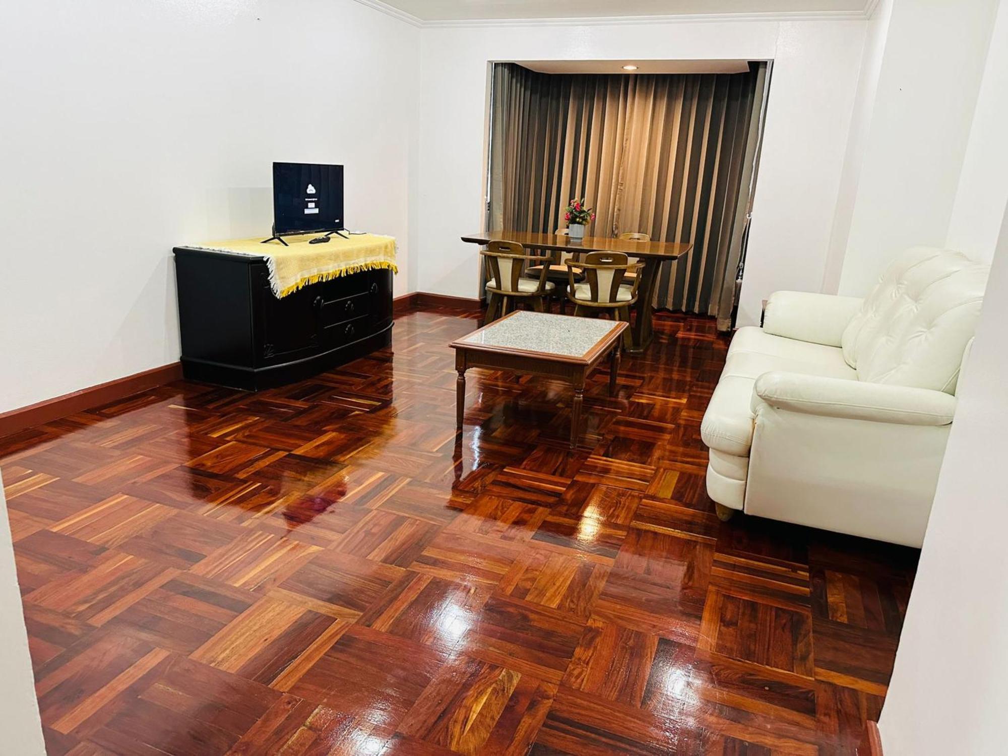 Appartement Omni Tower Sukhumvit Soi 4 Direct à Bangkok Extérieur photo
