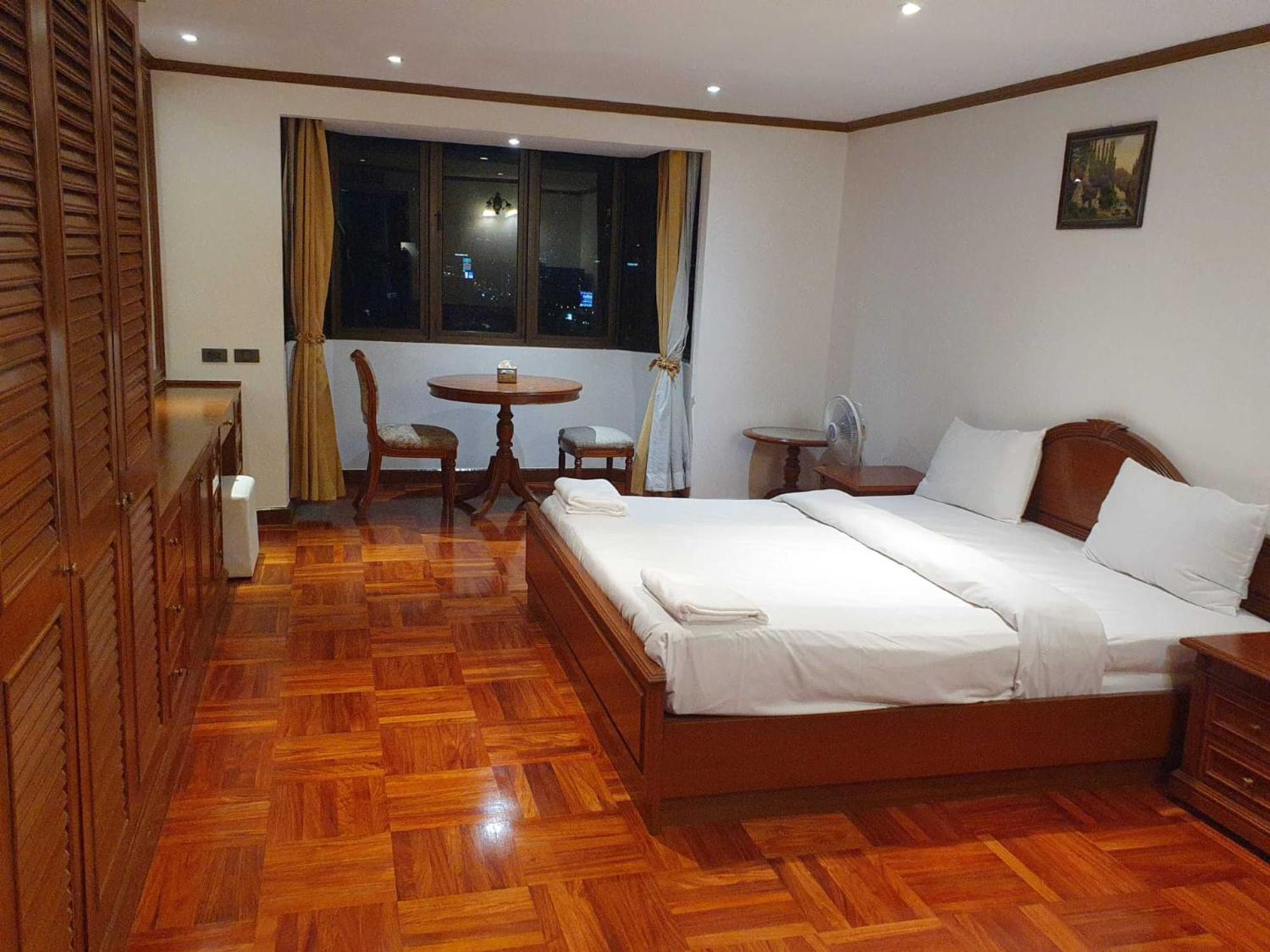 Appartement Omni Tower Sukhumvit Soi 4 Direct à Bangkok Extérieur photo